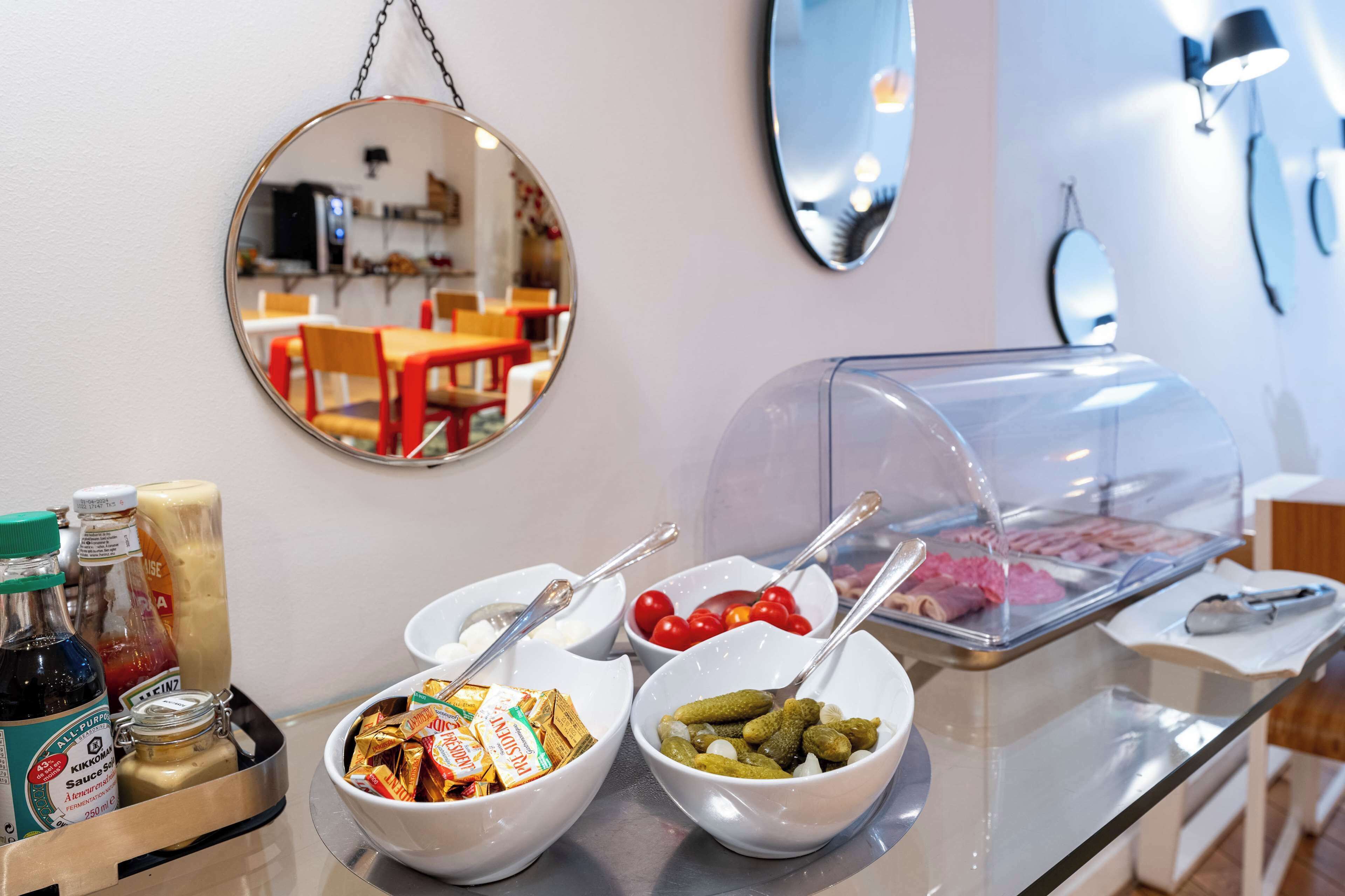 Dagelijks ontbijtbuffet (EUR 14 per persoon)