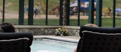 Outdoor pool, pool umbrellas, sun loungers