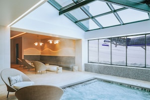 Bañera de hidromasaje interior