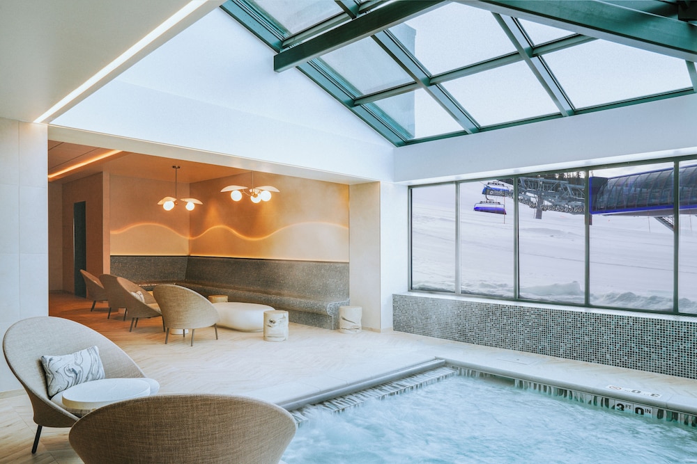 The Summit Hotel by null