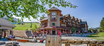Shoshone Condos at Big Sky Resort