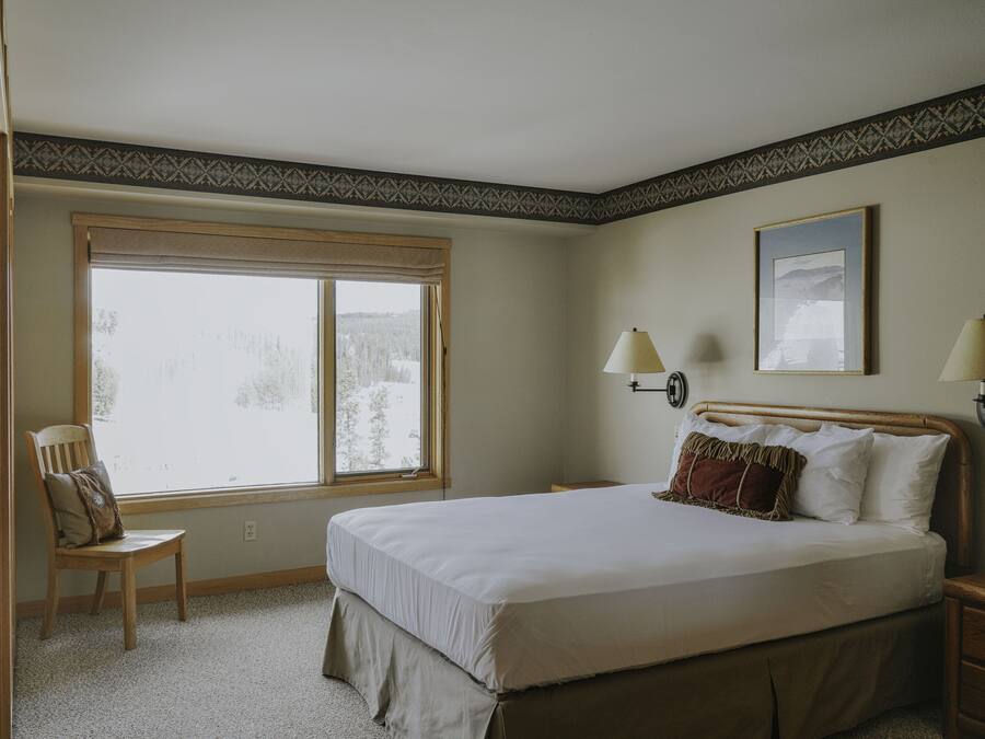 1 bedroom, in-room safe, iron/ironing board, free WiFi