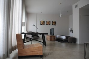 Suite Supérieure, 1 très grand lit, vue ville (Penthouse Loft with Private Terrace)