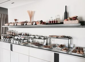 Petit déjeuner composé de spécialités régionales compris tous les jours