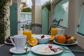 Serveert diner en brunch