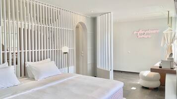 Premium Studio Suite | Egyptian cotton sheets, premium bedding, down comforters, pillowtop beds