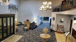 Interior - Bel-Aire Hotel Lake Erie (Erie)