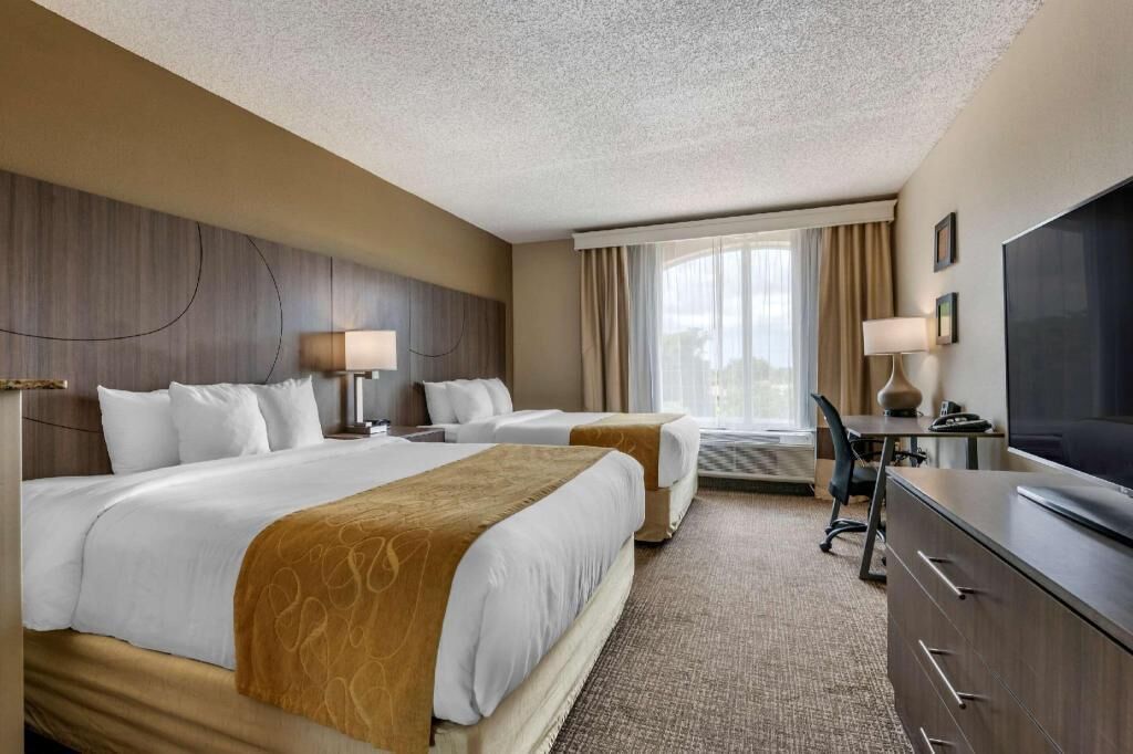 In-room safe, desk, laptop workspace, blackout curtains
