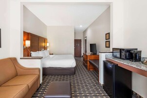 客房, 无烟房 | 办公桌、笔记本电脑工作区、熨斗/熨衣板、免费 WiFi