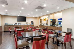 Desayuno continental incluido todos los días