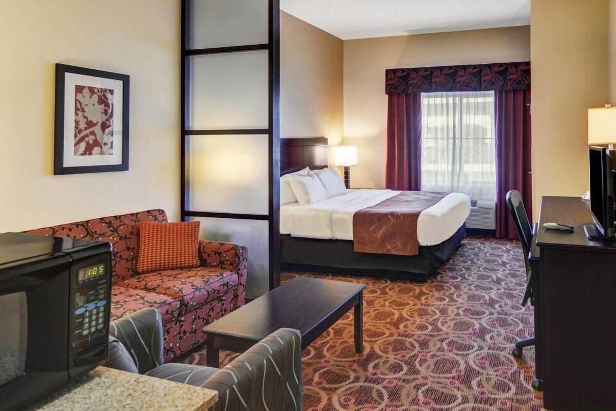 Desk, blackout curtains, iron/ironing board, free WiFi