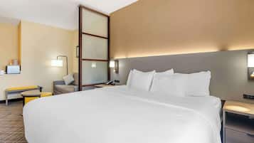 Suite, 1 King Bed, Non Smoking | Desk, blackout drapes, iron/ironing board, free WiFi