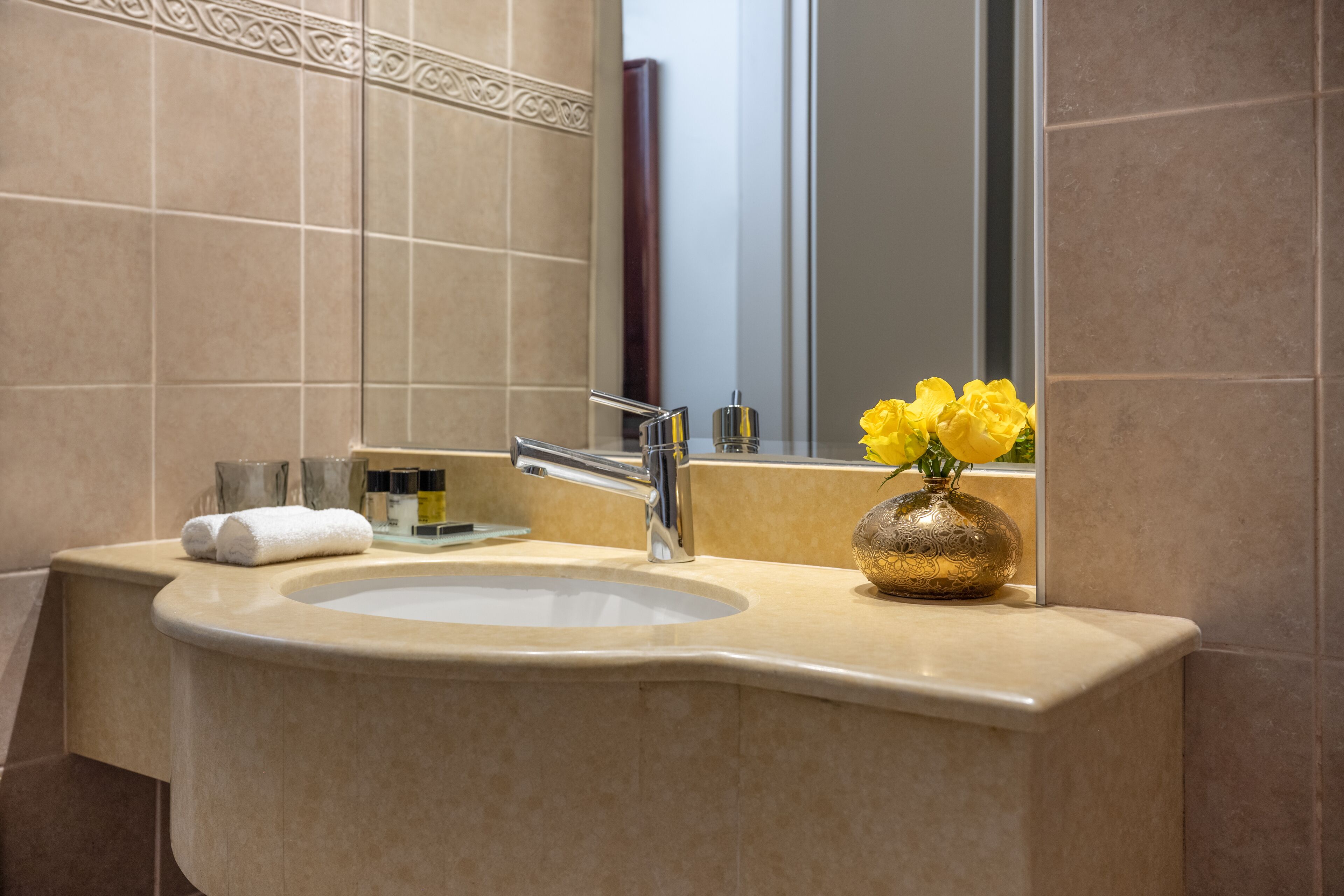 rimon room (authentic wing) | bathroom | shower, hair dryer, bathrobes, slippers