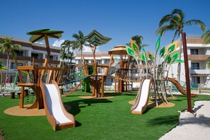 Area giochi per bambini (all'aperto)