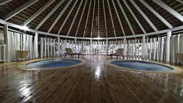 Couples treatment rooms, sauna, hot tub, body treatments, hydrotherapy