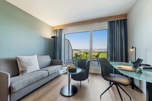 雙人房 (Rooftop Panorama) | 防敏寢具、特厚豪華床墊、迷你吧贈品、房內夾萬