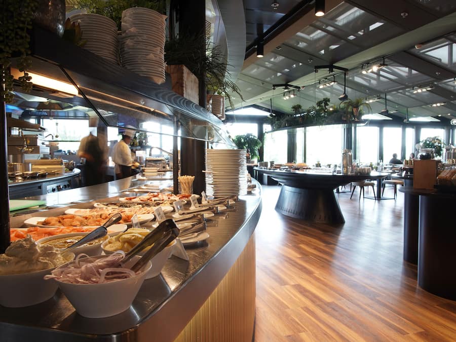 Daily buffet breakfast (CHF 35 per person)