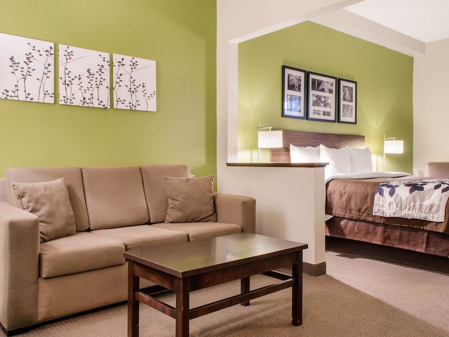 Allergitestet sengetøy, safe på rommet, skrivebord og strykejern/-brett