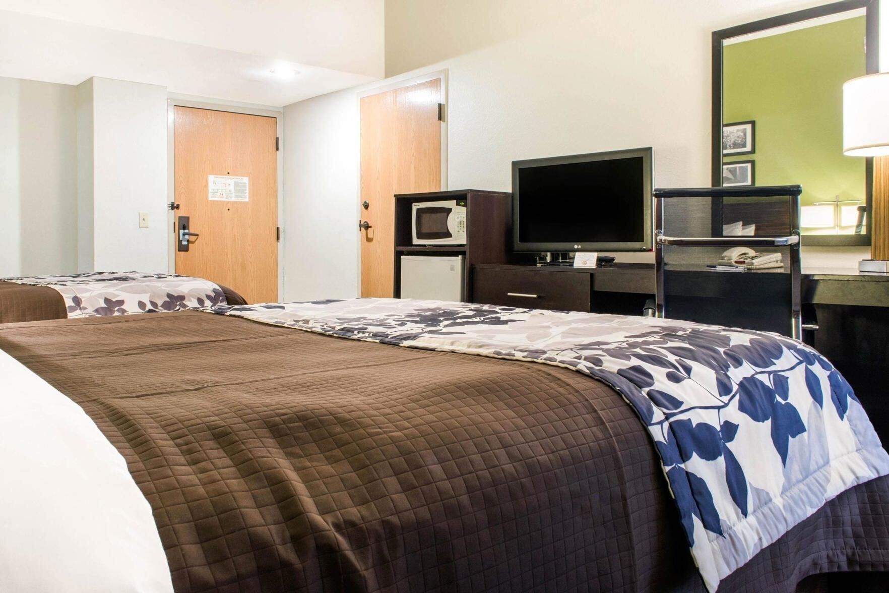 Hypo-allergenic bedding, in-room safe, desk, iron/ironing board