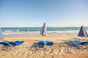 Am Strand, Liegestühle