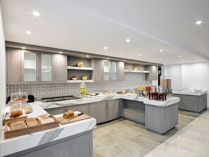 Petit déjeuner buffet compris tous les jours
