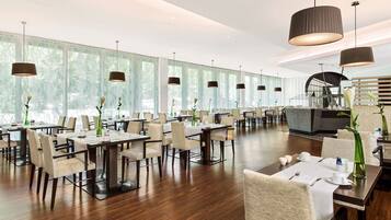 Daily buffet breakfast for a fee