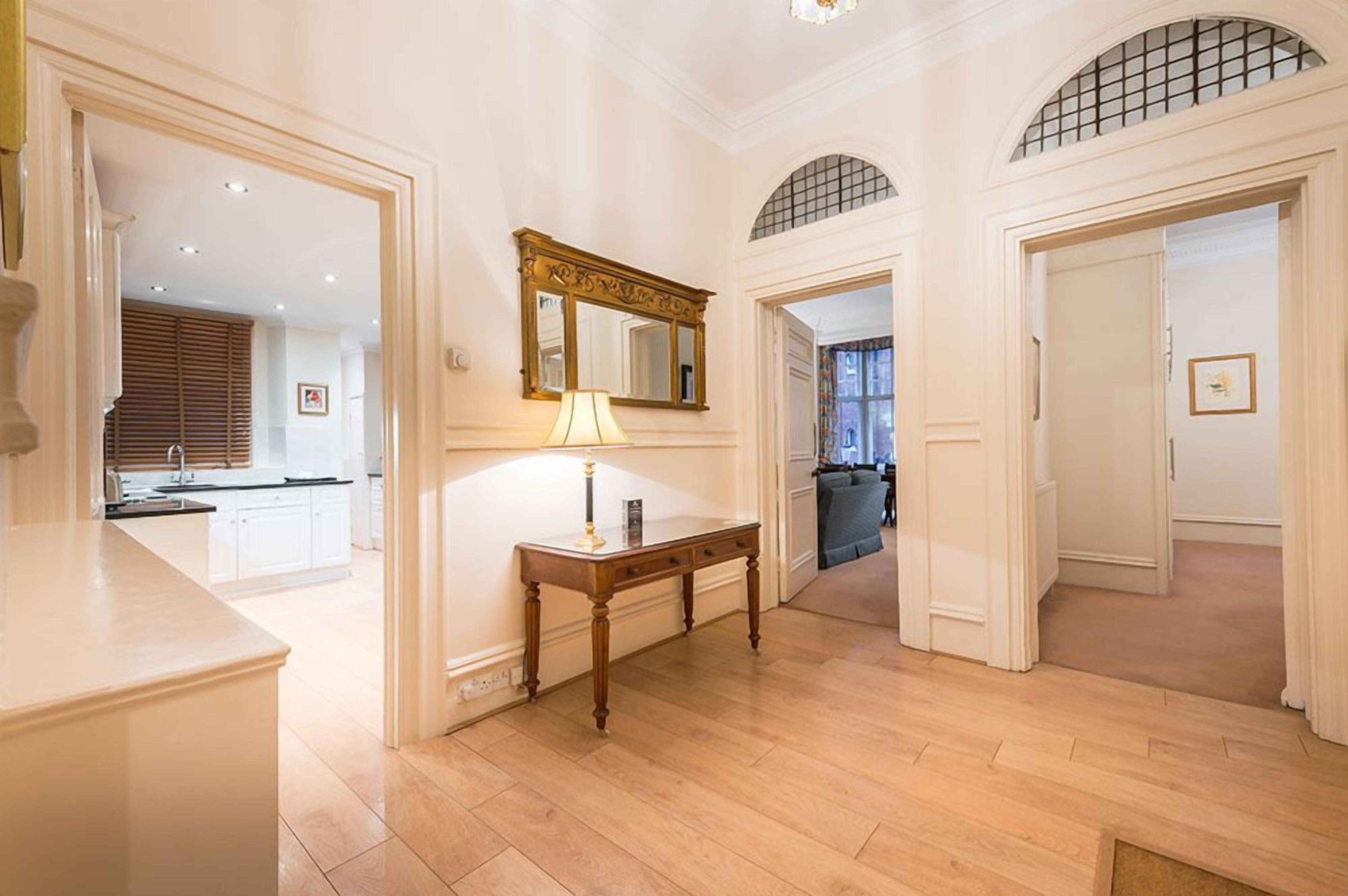 Classic Apartment, 3 Bedrooms, 2 Bathrooms | Living area | 65-inch TV with satellite channels