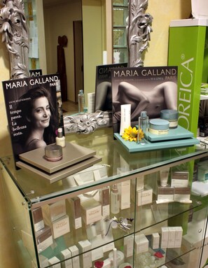 Sauna, hot tub, steam room, Turkish bath, body treatments
