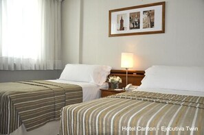 Executive Twin Room | Premium bedding, minibar, in-room safe, desk - Hotel Solans Carlton (Buenos Aires)