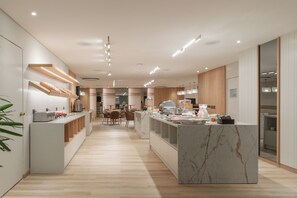 Free daily buffet breakfast