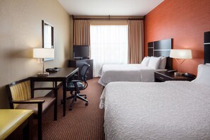 Desk, laptop workspace, blackout drapes, iron/ironing board - Hampton Inn & Suites Ogden (Ogden)