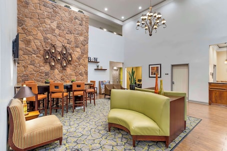 Business centre. Best Western Plus Hobby Airport Inn & Suites