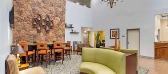 Best Western Plus Hobby Airport Inn & Suites