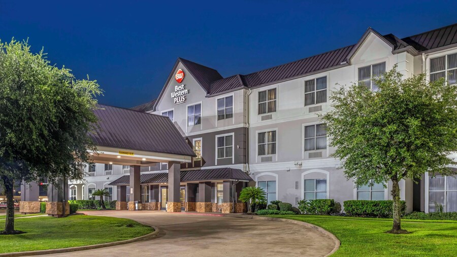 Best Western Plus Hobby Airport Inn & Suites
