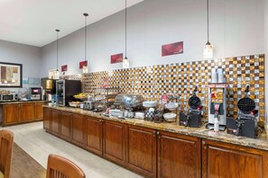 Free daily full breakfast - Best Western Plus Hobby Airport Inn & Suites (Houston)
