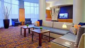 Lobby-lounge