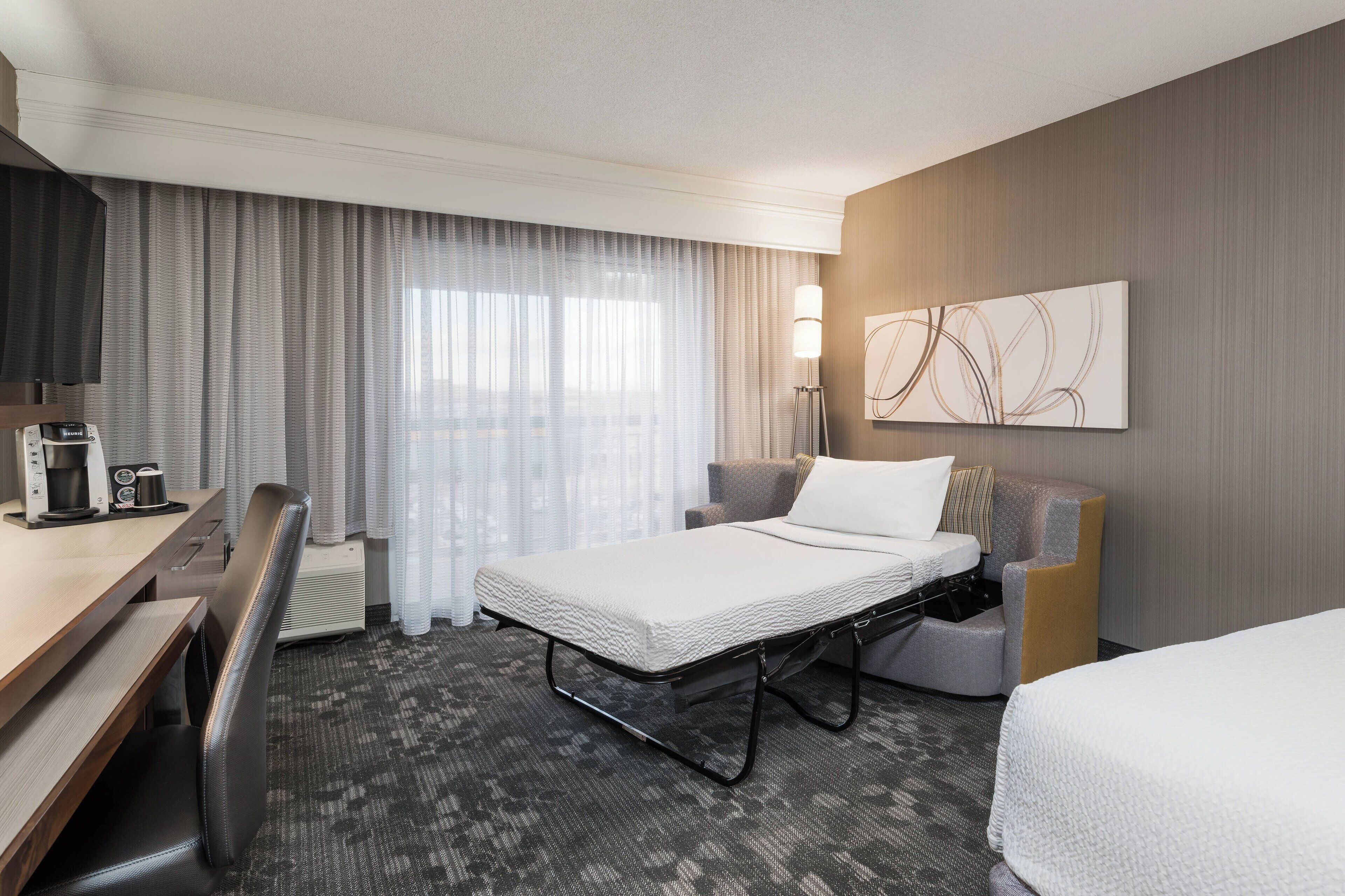 Photo - Courtyard by Marriott Toronto Vaughan