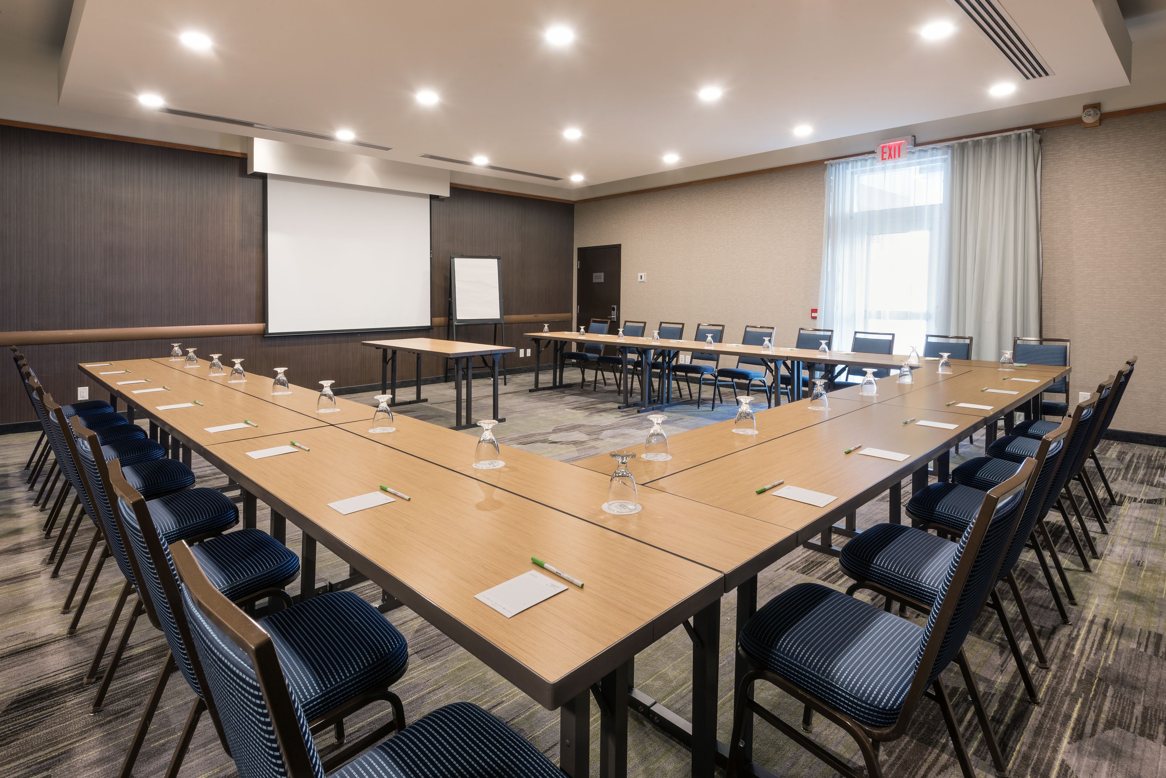 Photo - Courtyard by Marriott Toronto Vaughan