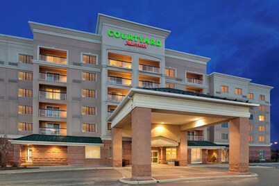 Courtyard by Marriott Toronto Vaughan