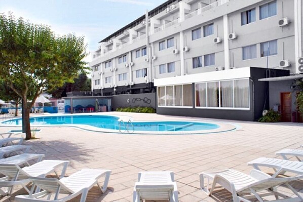 Outdoor pool - Onix (Viseu)