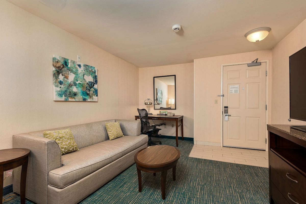 Living area | LCD TV, video game console