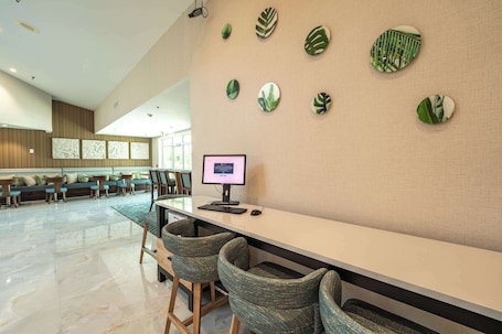 Business center. Hampton Inn St. Augustine Downtown Historic District