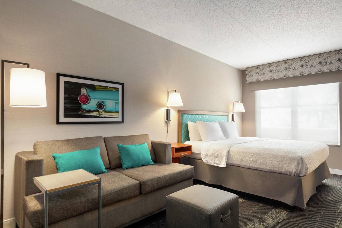 55-inch lcd tv with digital channels, netflix, hulu