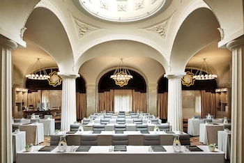 Meeting space at Kimpton Hotel Monaco Washington DC by IHG