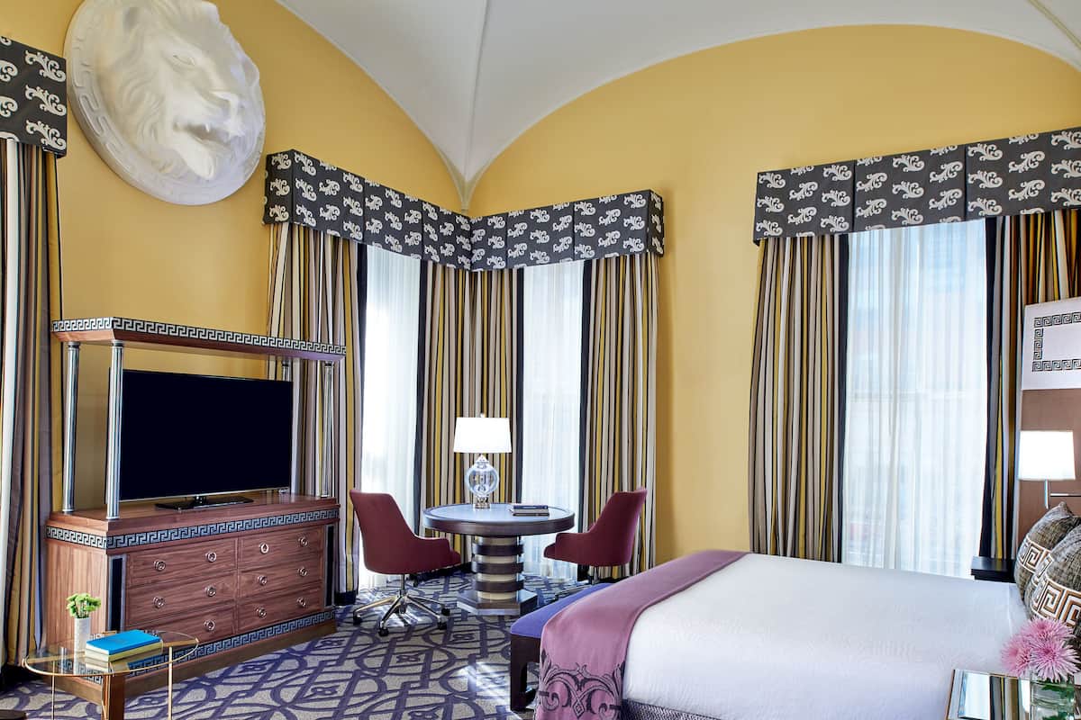 Suite, 1 King Bed (Robert Mills) | Frette Italian sheets, premium bedding, pillowtop beds, in-room safe