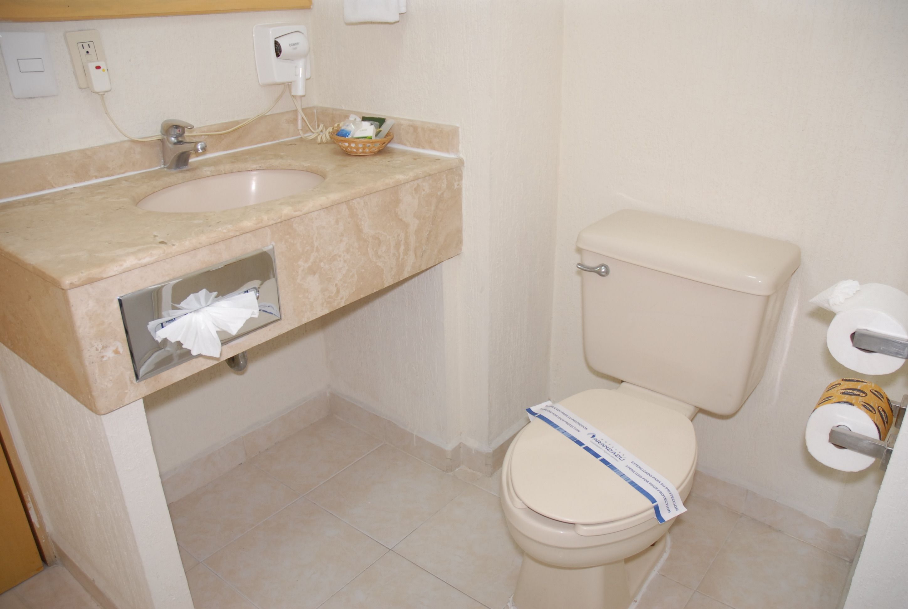 Photo - Aranzazu Plaza Kristal Aguascalientes