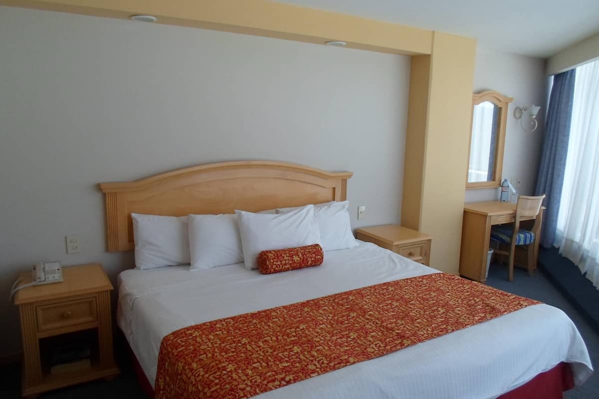 1 bedroom, in-room safe, desk, iron/ironing board