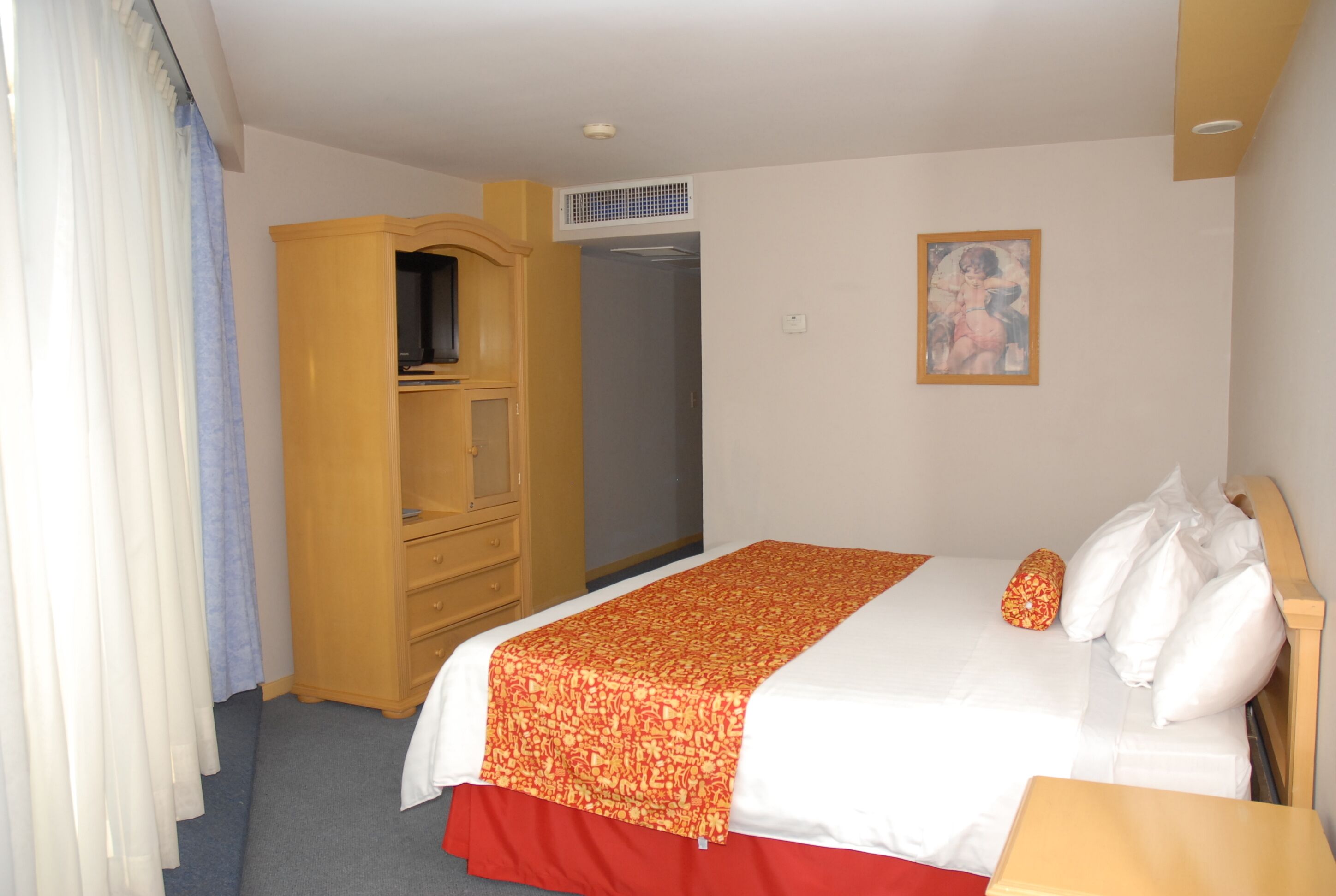 In-room safe, desk, iron/ironing board, free WiFi