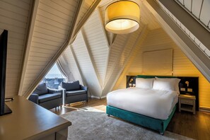 Minibar, in-room safe, iron/ironing board, free cots/infant beds