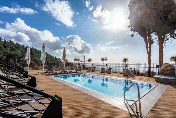 Indoor pool, outdoor pool